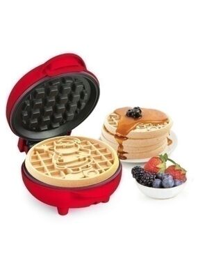 NIB. NOSTALGIA Santa Waffle Maker